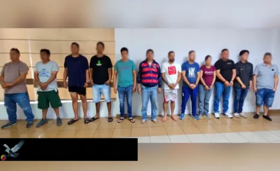 В Гуаякиле задержали 12 полицейских за кражу авто и подлог вещдоков
