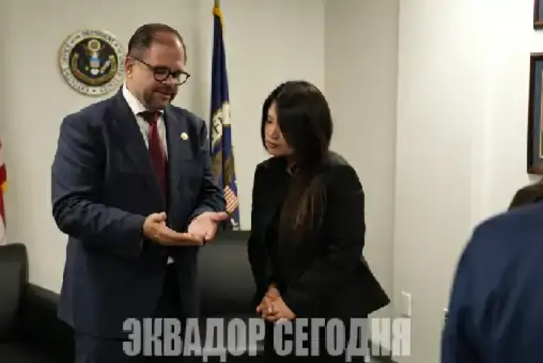 Военная и полицейская охрана для министра внутренних дел Эквадора и его семьи