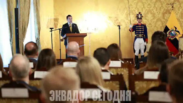 Президент Эквадора реорганизует правительство и заменяет отраслевые кабинеты на межведомственные