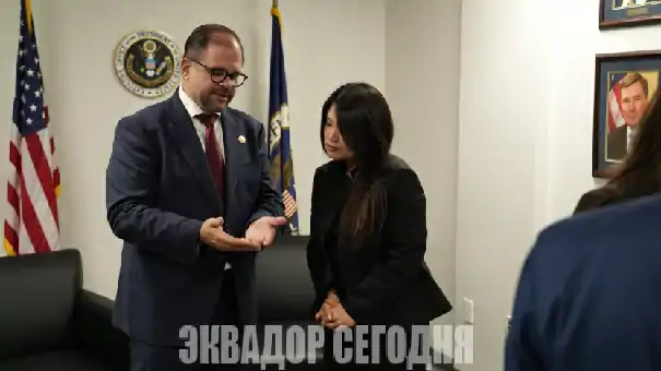 Военная и полицейская охрана для министра внутренних дел Эквадора и его семьи