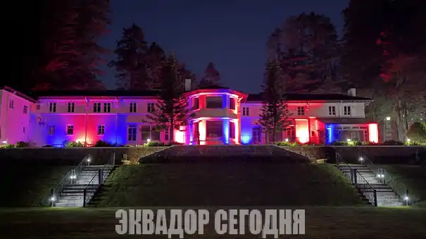 250-летие независимости США отмечается в Эквадоре освещением памятников и зданий