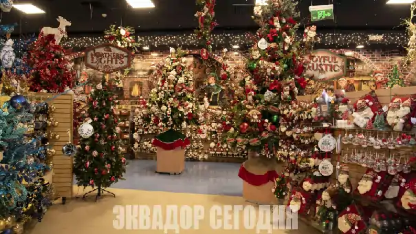 29-8b1 image Торговые сети Эквадора начали заполнять витрины новогодними товарами