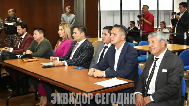 9-9jud2-2 В США запретили въезд семи экс-чиновникам Эквадора