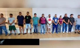 В Гуаякиле задержали 12 полицейских за кражу авто и подлог вещдоков