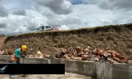 Обрушение забора аэропорта Куэнки: перекрыты дороги
