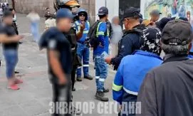 Мусорщики предотвратили ограбление туристки в Кито