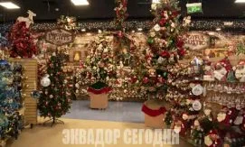 Торговые сети Эквадора начали заполнять витрины новогодними товарами